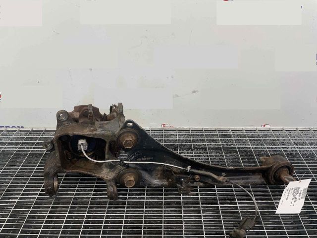 bontott TOYOTA AVENSIS T27 Bal hátsó Csonkállvány