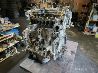 bontott TOYOTA AVENSIS T27 Motor (Fűzött blokk hengerfejjel)