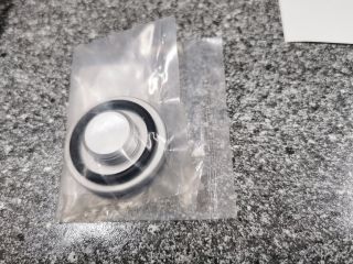 bontott TOYOTA AVENSIS T27 Olajszűrő Kupak