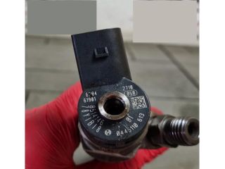 bontott TOYOTA AVENSIS T27 Porlasztó (1 db)