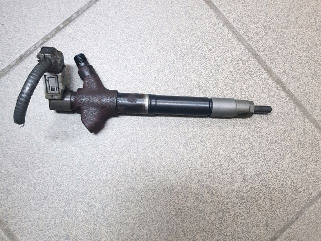 bontott TOYOTA AVENSIS T27 Porlasztó (1 db)