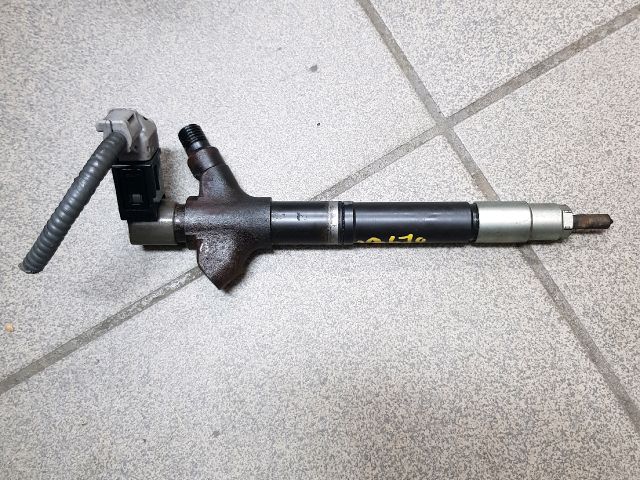 bontott TOYOTA AVENSIS T27 Porlasztó (1 db)