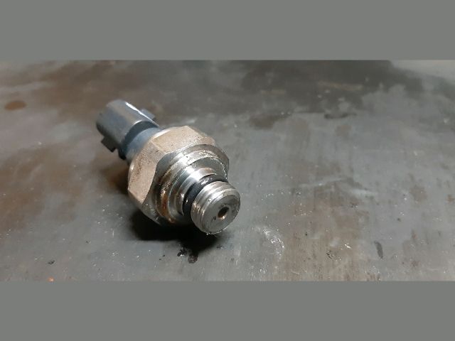 bontott TOYOTA AVENSIS T27 Szervószivattyú Nyomás Gomba