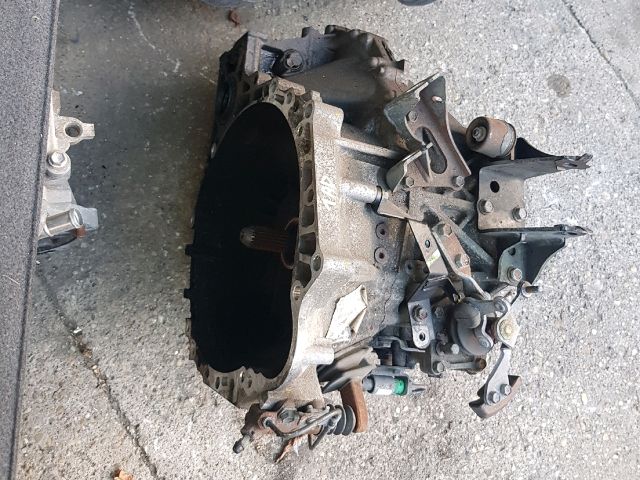 bontott TOYOTA AVENSIS T27 Váltó (Mechanikus)