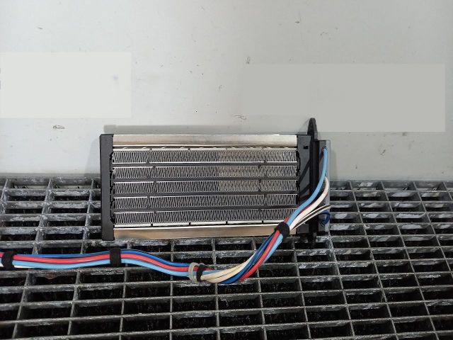 bontott TOYOTA AVENSIS T27 Fűtőradiátor