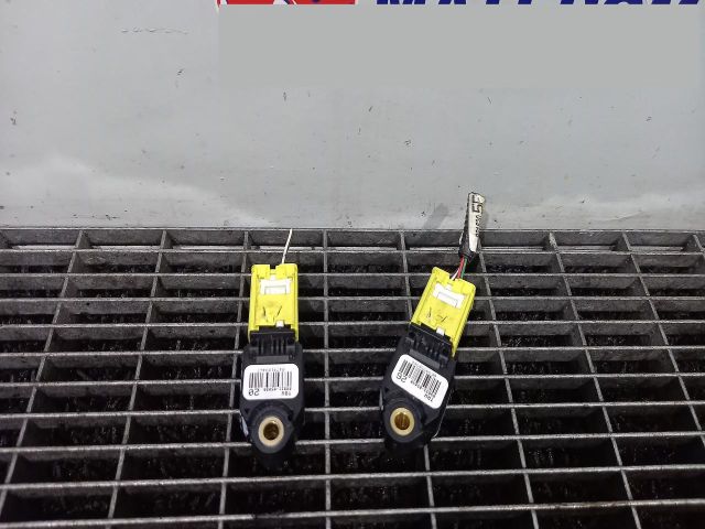 bontott TOYOTA AVENSIS T27 Jeladó (Magában)