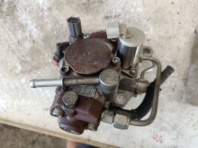 bontott TOYOTA AVENSIS T27 Nagynyomású Szivattyú