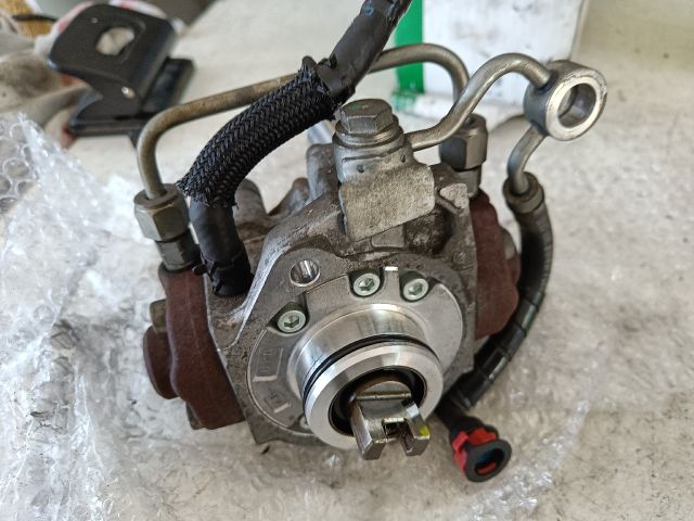 bontott TOYOTA AVENSIS T27 Nagynyomású Szivattyú