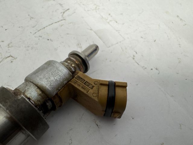 bontott TOYOTA AVENSIS T27 Porlasztó (1 db)