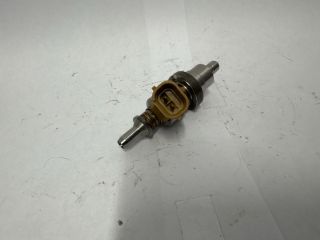 bontott TOYOTA AVENSIS T27 Porlasztó (1 db)