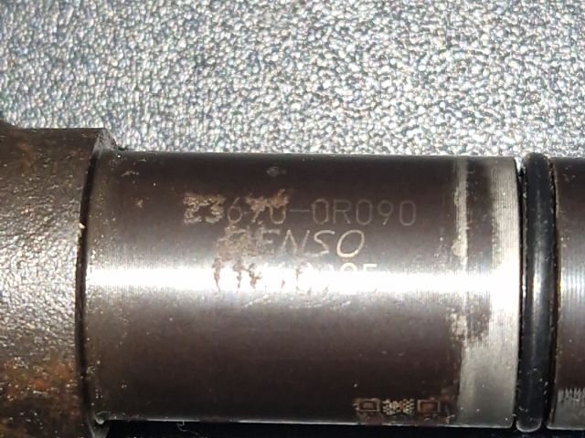 bontott TOYOTA AVENSIS T27 Porlasztó (1 db)