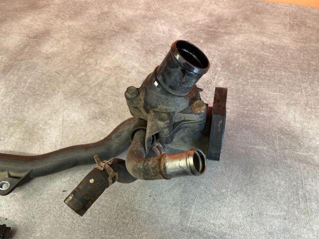 bontott TOYOTA AVENSIS T27 Termosztátház Csővel