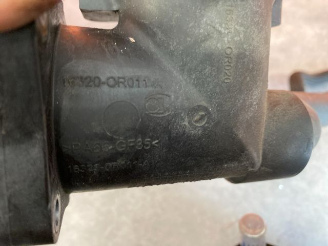 bontott TOYOTA AVENSIS T27 Termosztátház Csővel