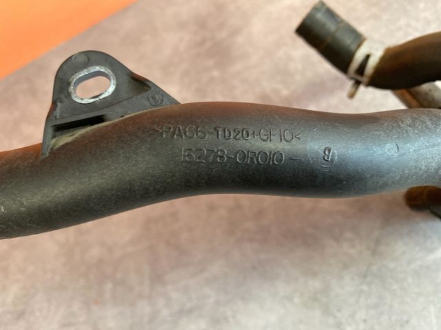 bontott TOYOTA AVENSIS T27 Termosztátház Csővel