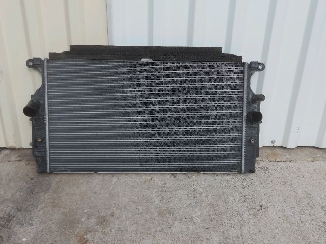 bontott TOYOTA AVENSIS T27 Vízhűtő Radiátor (Klímás)