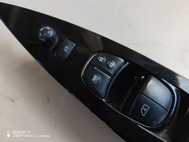 bontott TOYOTA AVENSIS T27 Ablakemelő Kapcsoló Négyes / Kettes