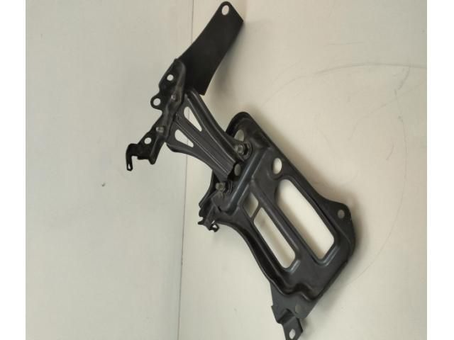 bontott TOYOTA AVENSIS T27 Akkumulátor Tartó