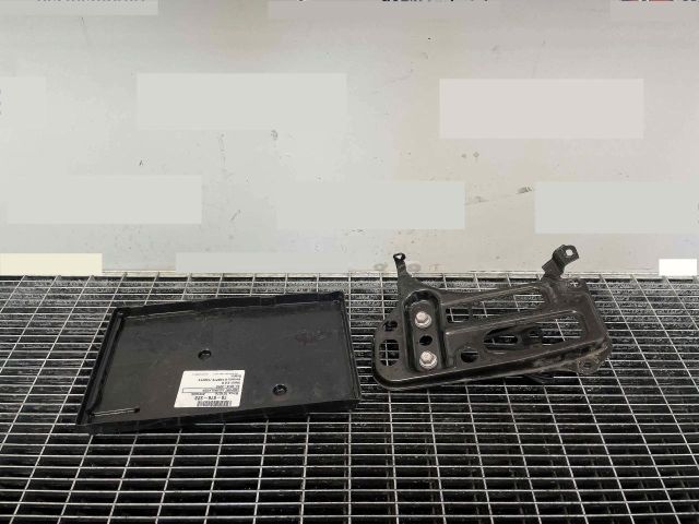 bontott TOYOTA AVENSIS T27 Akkumulátor Tartó