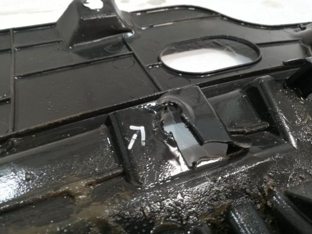 bontott TOYOTA AVENSIS T27 Alsó Hűtőburkolat