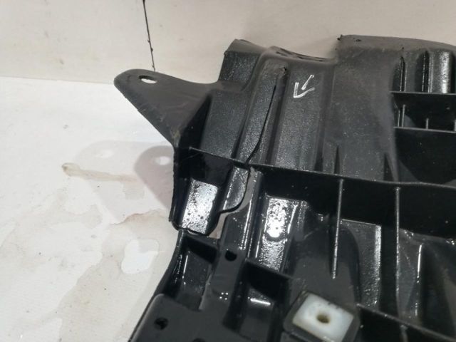 bontott TOYOTA AVENSIS T27 Alsó Hűtőburkolat