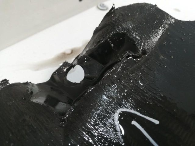 bontott TOYOTA AVENSIS T27 Alsó Hűtőburkolat