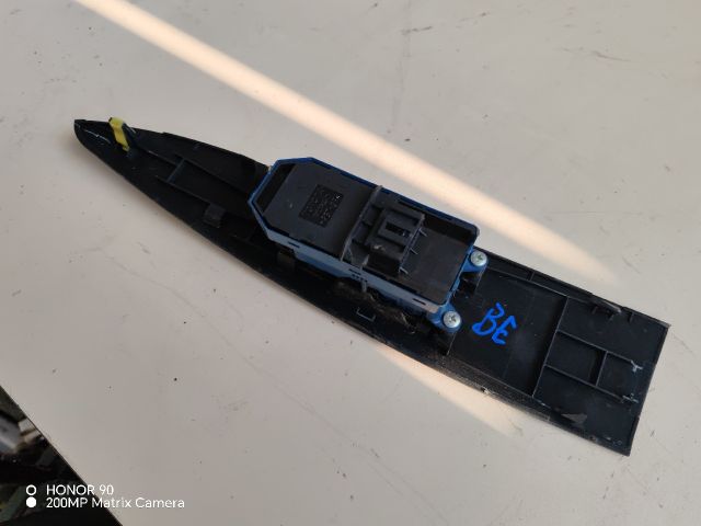 bontott TOYOTA AVENSIS T27 Bal első Ablakemelő Kapcsoló