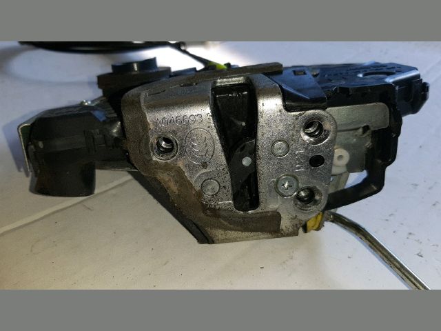 bontott TOYOTA AVENSIS T27 Bal első Ajtózár