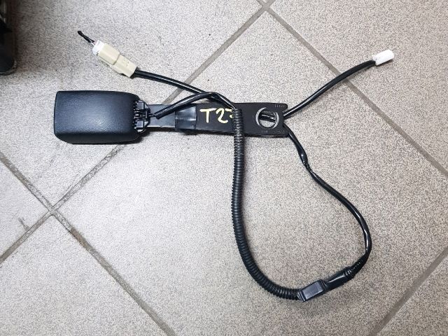 bontott TOYOTA AVENSIS T27 Bal első Biztonsági Öv Csat