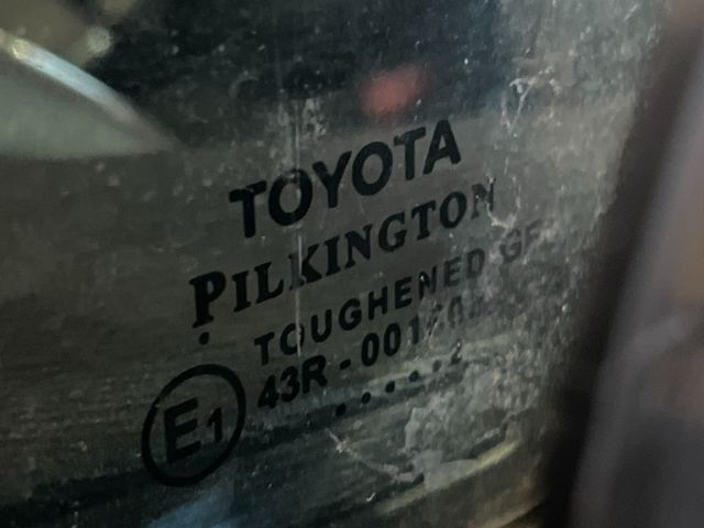 bontott TOYOTA AVENSIS T27 Bal első Fixüveg (Ajtóban)