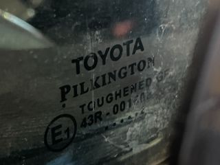 bontott TOYOTA AVENSIS T27 Bal első Fixüveg (Ajtóban)