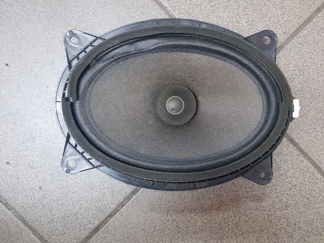 bontott TOYOTA AVENSIS T27 Bal első Hangszóró