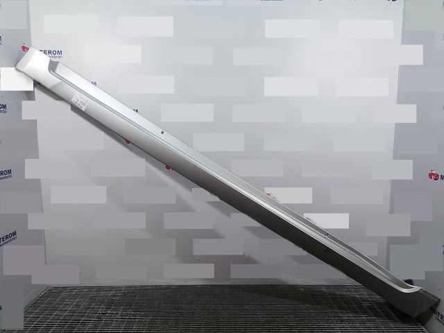 bontott TOYOTA AVENSIS T27 Bal első Küszöb Díszléc