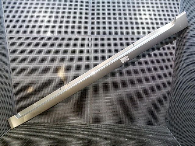 bontott TOYOTA AVENSIS T27 Bal első Küszöb Díszléc