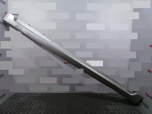 bontott TOYOTA AVENSIS T27 Bal első Küszöb Díszléc