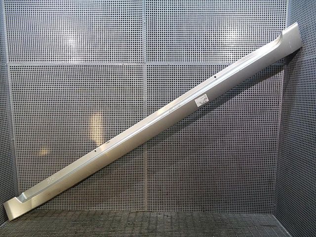 bontott TOYOTA AVENSIS T27 Bal első Küszöb Díszléc