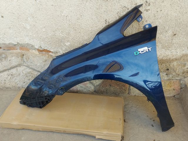 bontott TOYOTA AVENSIS T27 Bal első Sárvédő