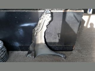 bontott TOYOTA AVENSIS T27 Bal első Sárvédő