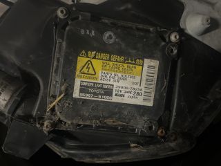 bontott TOYOTA AVENSIS T27 Bal Fényszóró