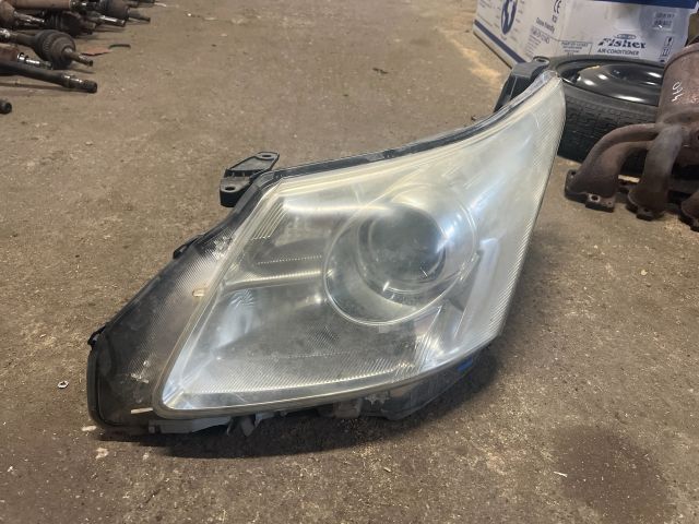 bontott TOYOTA AVENSIS T27 Bal Fényszóró