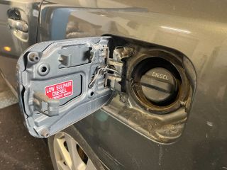 bontott TOYOTA AVENSIS T27 Bal Fényszóró