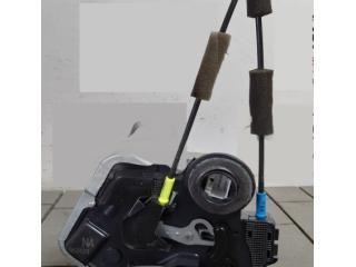 bontott TOYOTA AVENSIS T27 Bal hátsó Ajtózár