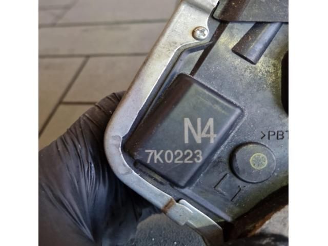 bontott TOYOTA AVENSIS T27 Bal hátsó Ajtózár