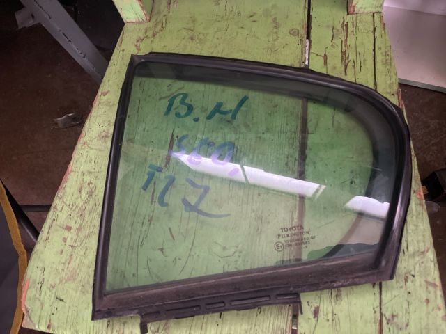 bontott TOYOTA AVENSIS T27 Bal hátsó Fixüveg (Ajtóban)