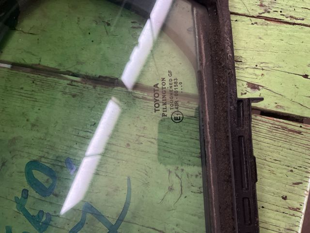 bontott TOYOTA AVENSIS T27 Bal hátsó Fixüveg (Ajtóban)