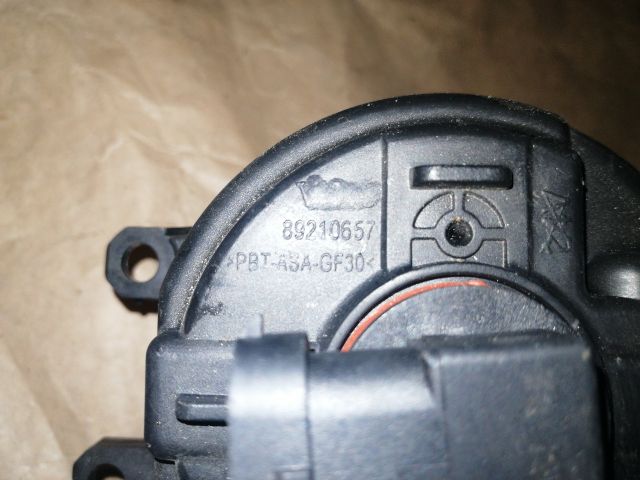 bontott TOYOTA AVENSIS T27 Bal Ködfényszóró