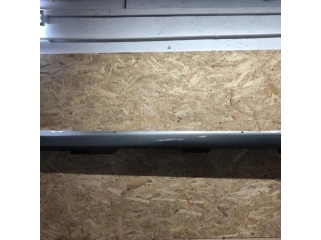 bontott TOYOTA AVENSIS T27 Bal Küszöb