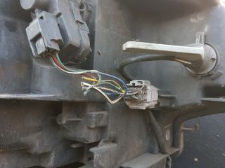 bontott TOYOTA AVENSIS T27 Bal Ledes Fényszóró