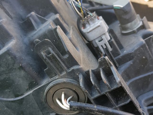 bontott TOYOTA AVENSIS T27 Bal Ledes Fényszóró