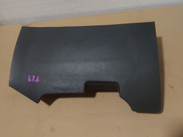 bontott TOYOTA AVENSIS T27 Bal Térdlégzsák