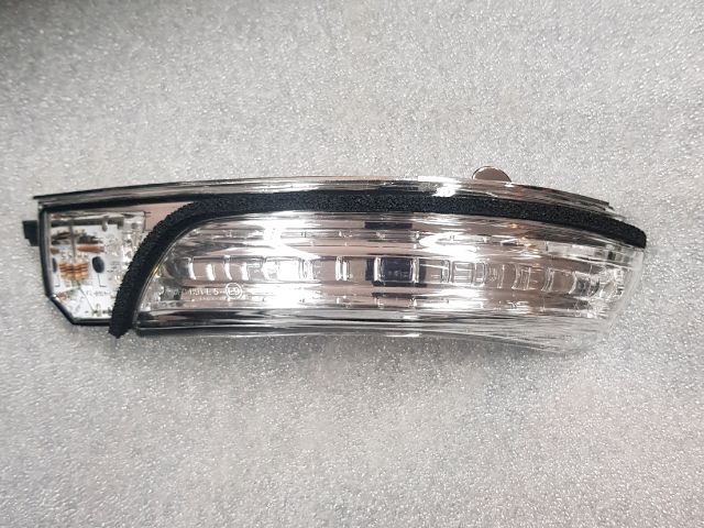 bontott TOYOTA AVENSIS T27 Bal Visszapillantó Tükör Irányjelző